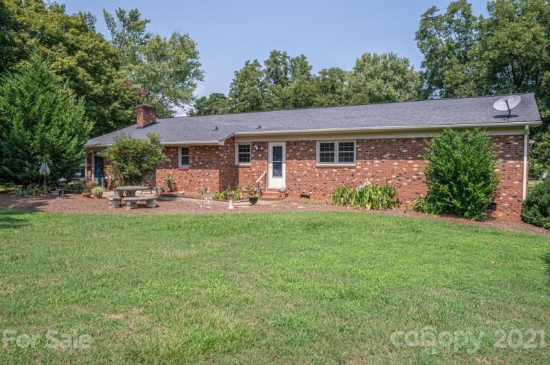 Property image 3 at 124 Starcrest Drive, Stanley, NC 28164