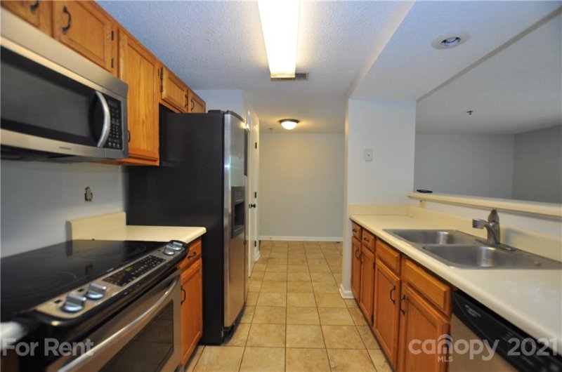 Property image 5 at 1614 Arlyn Circle, Charlotte, NC 28213