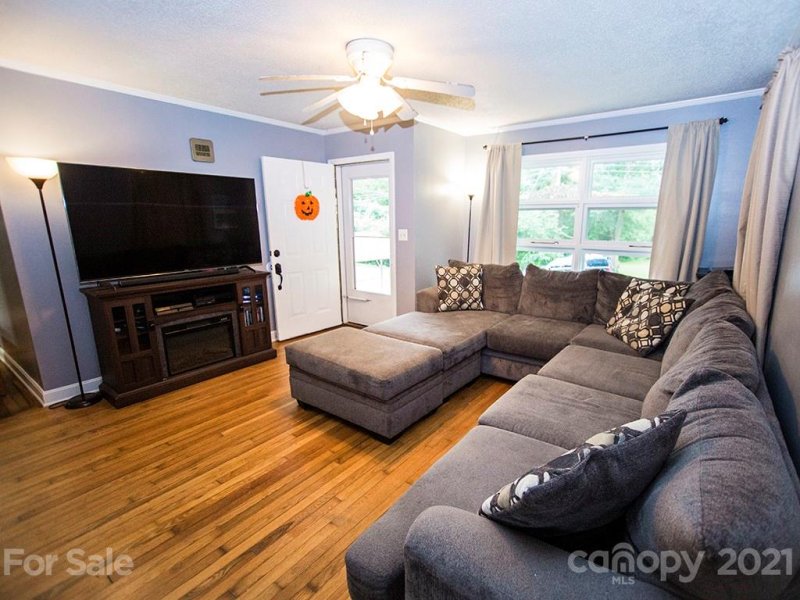 Property image 4 at 309 Dutchman Avenue, Mount Holly, NC 28120