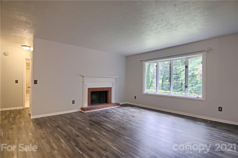 Property image 5 at 36 Apple Creek Lane, Hendersonville, NC 28792