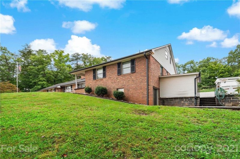 Property image 4 at 1039 Golf Course Road, Old Fort, NC 28762