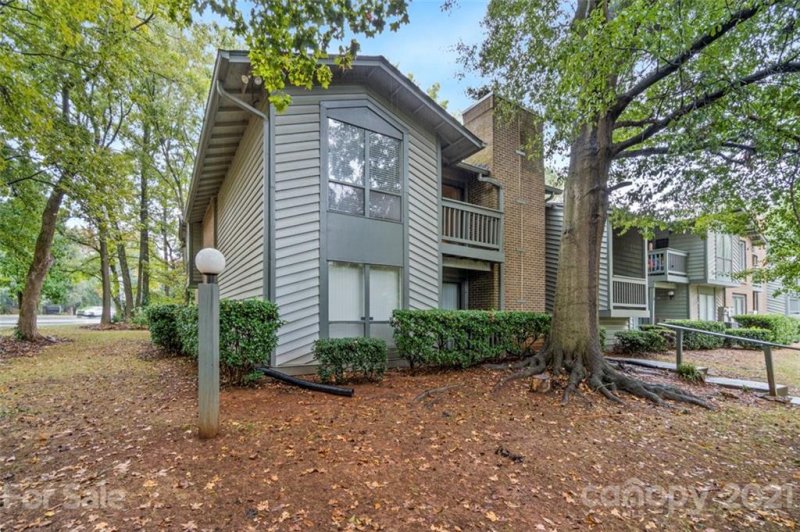 Property image 2 at 5012 Sardis Road, Charlotte, NC 28270