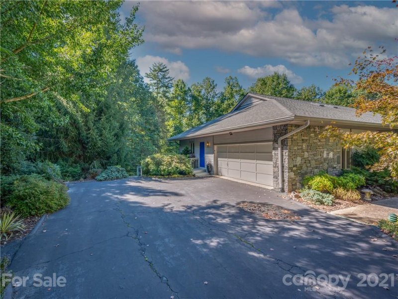 Property image 3 at 3 Bradford Place, Hendersonville, NC 28791