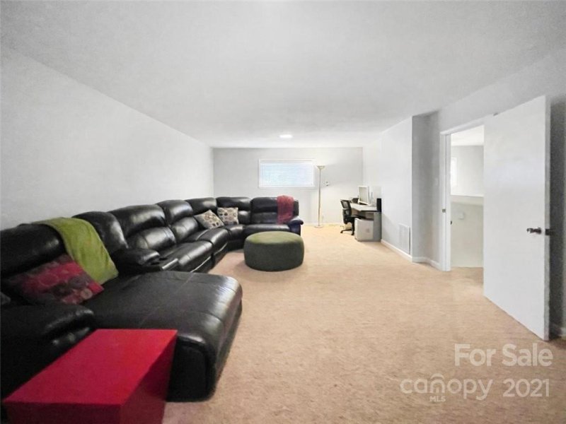 Property image 5 at 203 S Greenbriar Road, Statesville, NC 28625