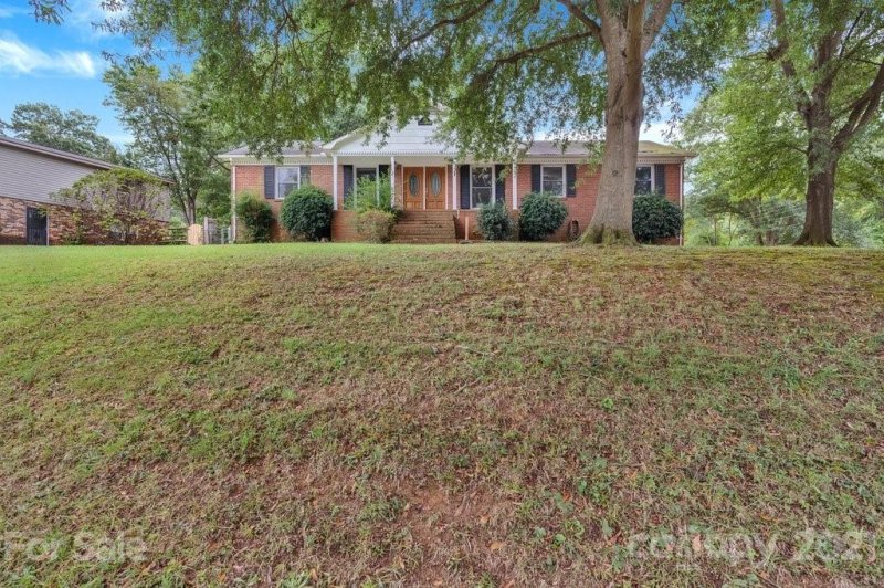 Property image 2 at 111 Point Circle, Belmont, NC 28012