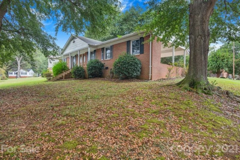 Property image 3 at 111 Point Circle, Belmont, NC 28012