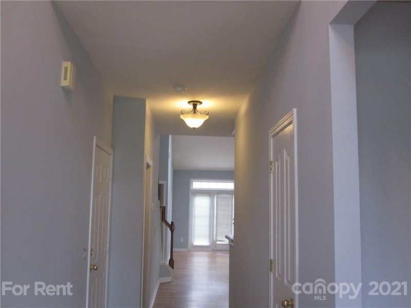 Property image 2 at 8909 Holland Park Lane, Charlotte, NC 28277