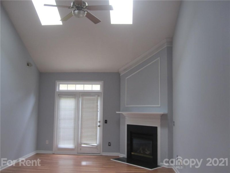 Property image 4 at 8909 Holland Park Lane, Charlotte, NC 28277