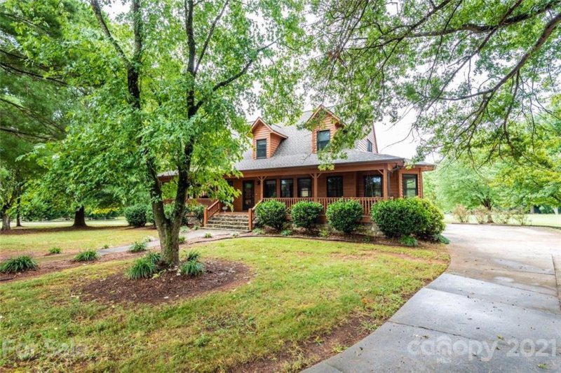 Property image 2 at 11 Knob Hill Road, Taylorsville, NC 28681