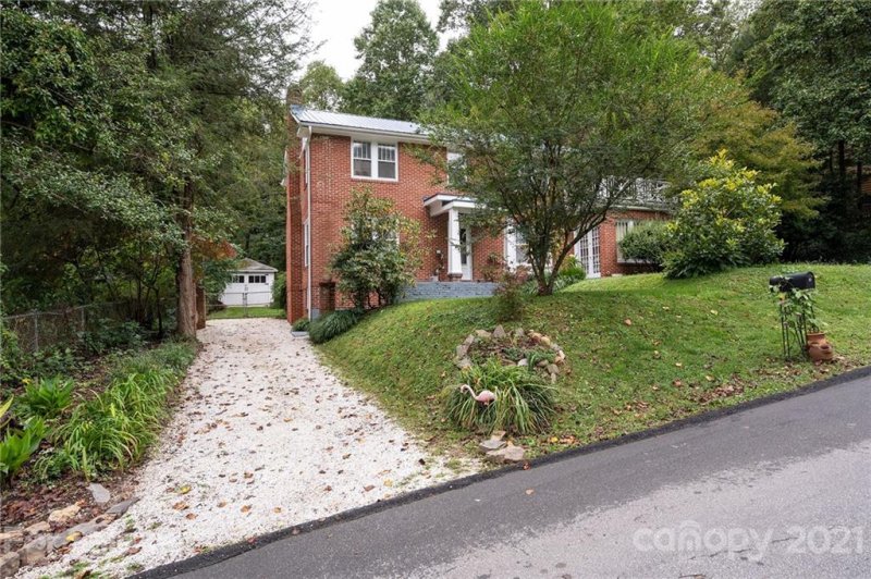 Property image 2 at 18 Robinwood Avenue, Asheville, NC 28806