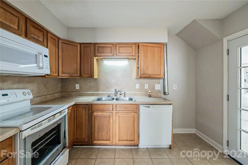 Property image 4 at 922 Capps Hill Mine Road, Charlotte, NC 28216