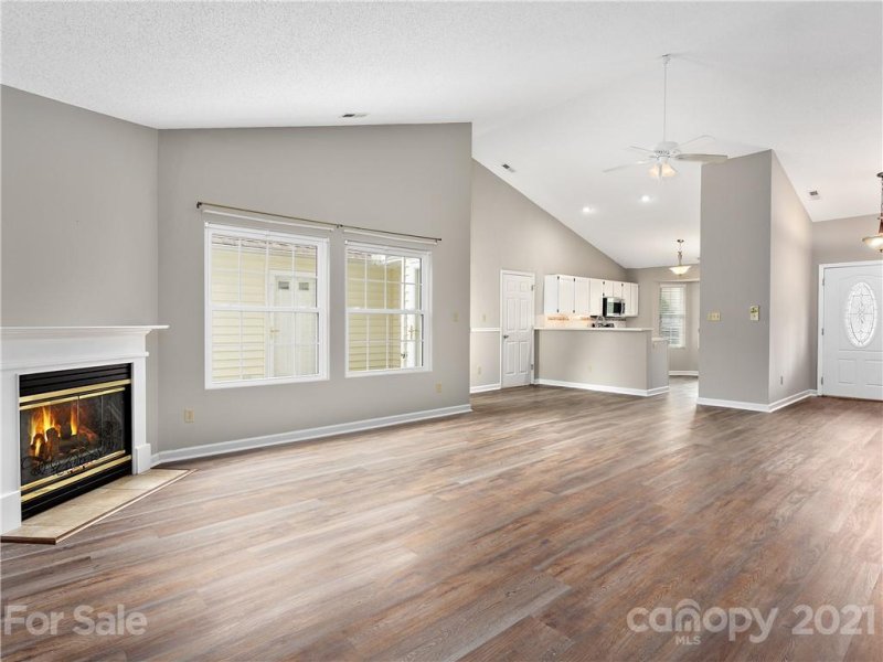 Property image 4 at 2 Gatehouse Court, Asheville, NC 28803