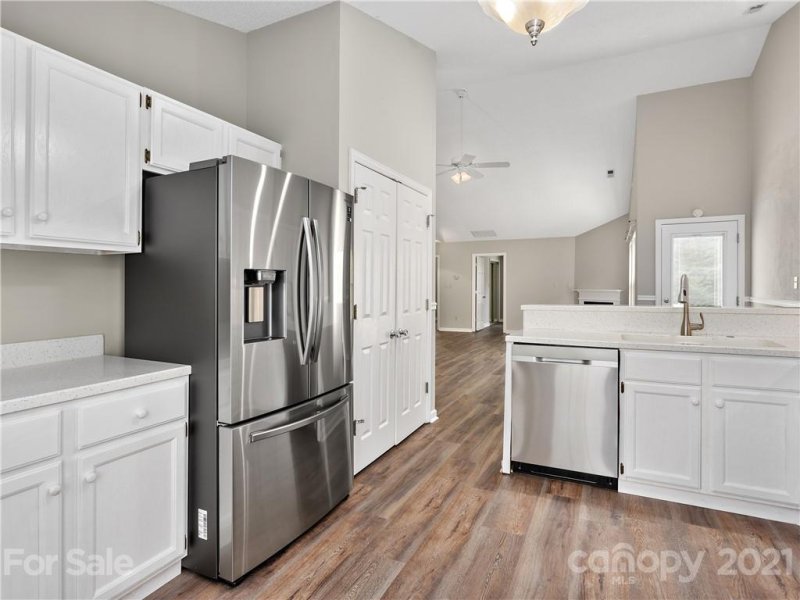 Property image 5 at 2 Gatehouse Court, Asheville, NC 28803