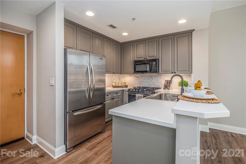 Property image 3 at 315 Arlington Avenue, Charlotte, NC 28203