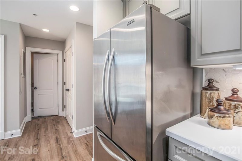 Property image 5 at 315 Arlington Avenue, Charlotte, NC 28203