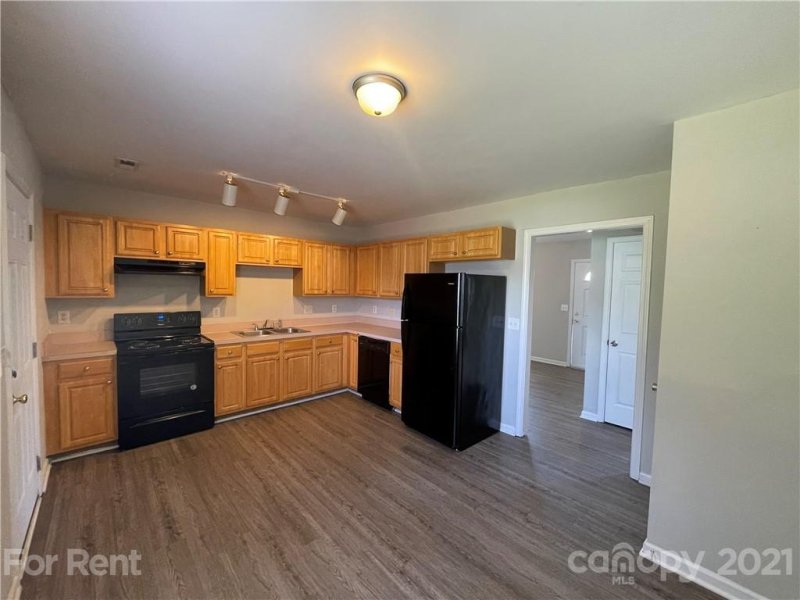 Property image 2 at 621 Mistral Way, Charlotte, NC 28208
