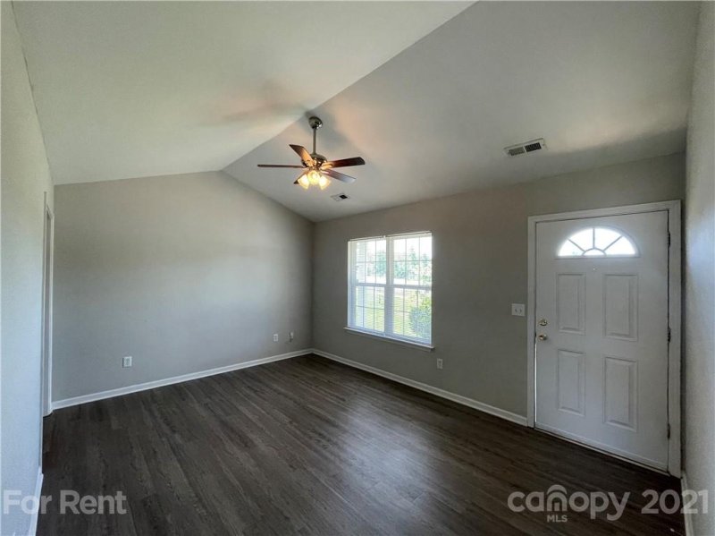 Property image 4 at 621 Mistral Way, Charlotte, NC 28208