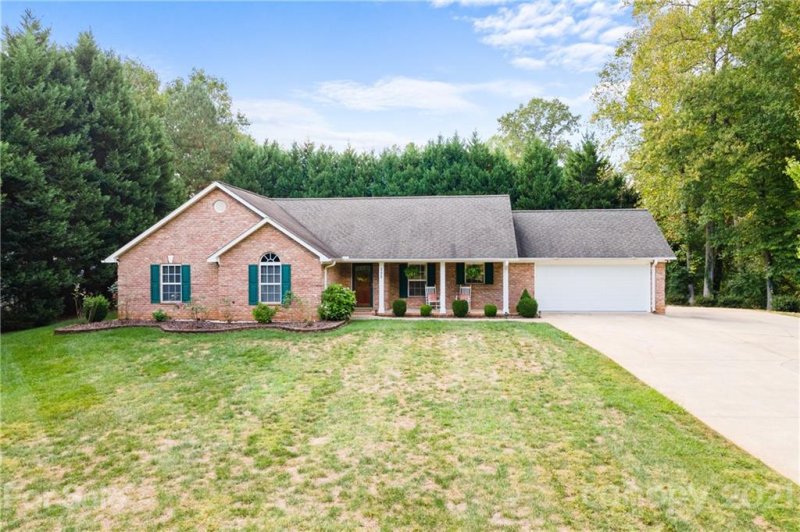 Property image 3 at 255 Collingswood Road, Mooresville, NC 28117