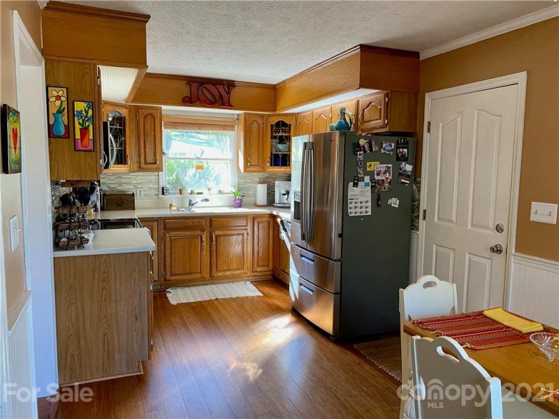 Property image 2 at 104 Mountain Valley Drive, Hendersonville, NC 28739