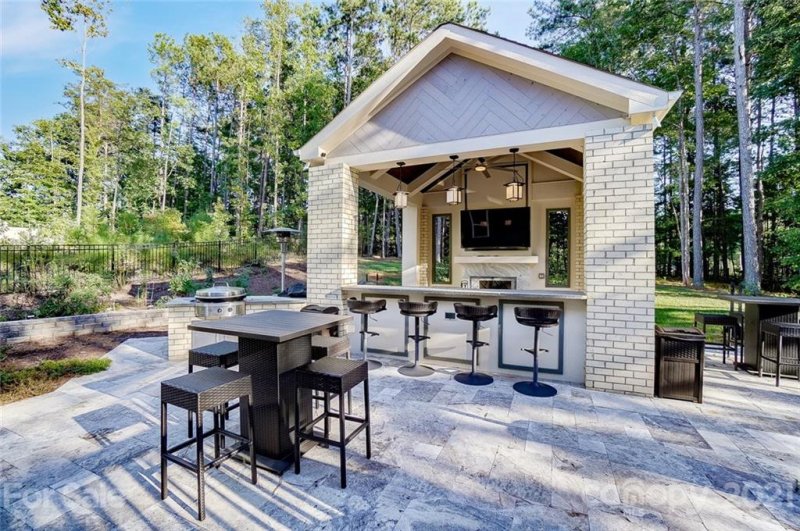 Property image 2 at 6402 Harbor Oaks Drive, Denver, NC 28037