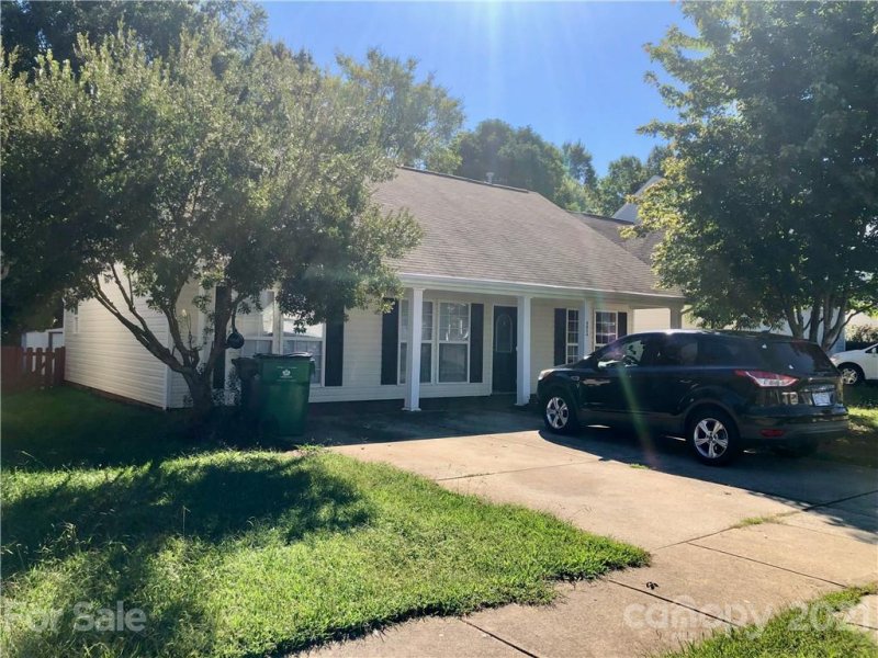 Property image 2 at 6824 Parkers Crossing Drive, Charlotte, NC 28215