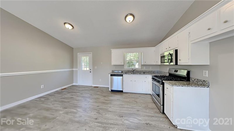 Property image 3 at 2749 6th Avenue, Hickory, NC 28601