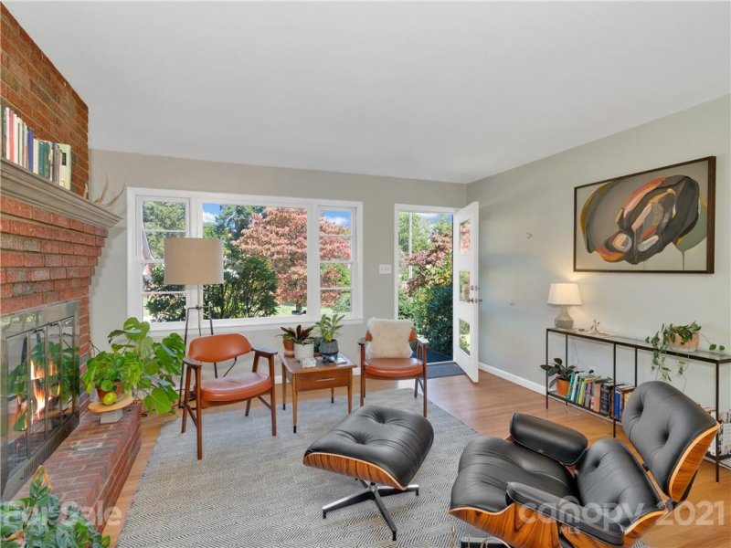 Property image 2 at 11 Holly Street, Asheville, NC 28806