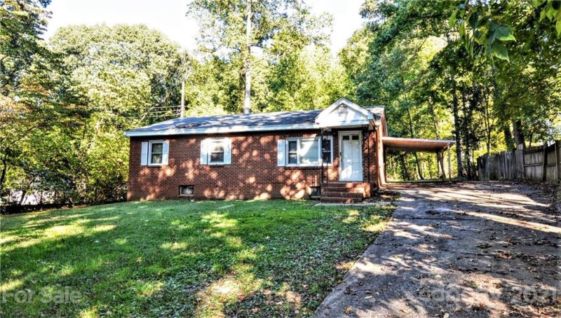 Property image 2 at 1315 Terissa Drive, Charlotte, NC 28214