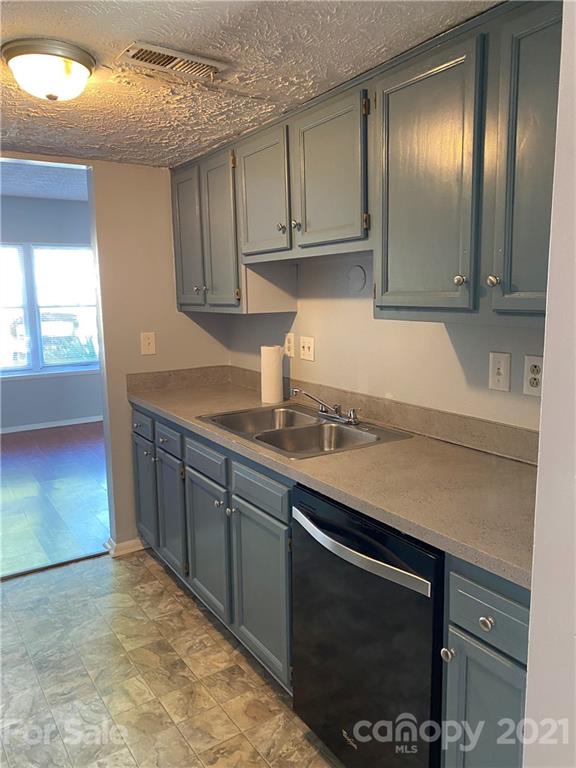 Property image 5 at 7633 Holly Grove Court, Charlotte, NC 28227