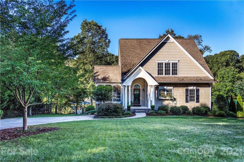 72 Snug Harbor Drive