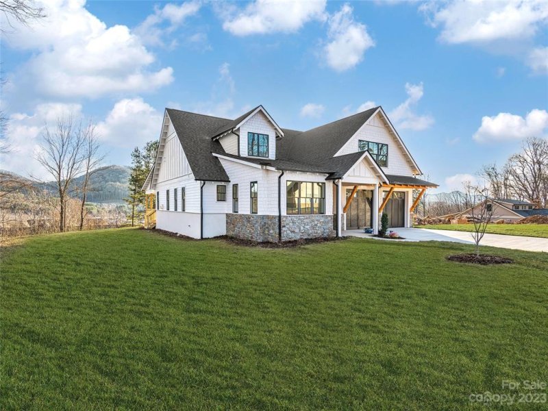 Property image 2 at 36 Ashe Park Circle, Asheville, NC 28806