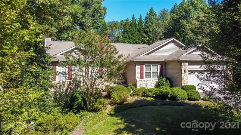 Property image 2 at 16 Tall Pines Road, Hendersonville, NC 28739