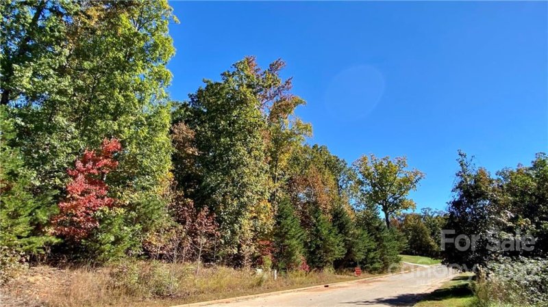 Property image 2 at 5172 Kings Pinnacle Drive, Kings Mountain, NC 28086