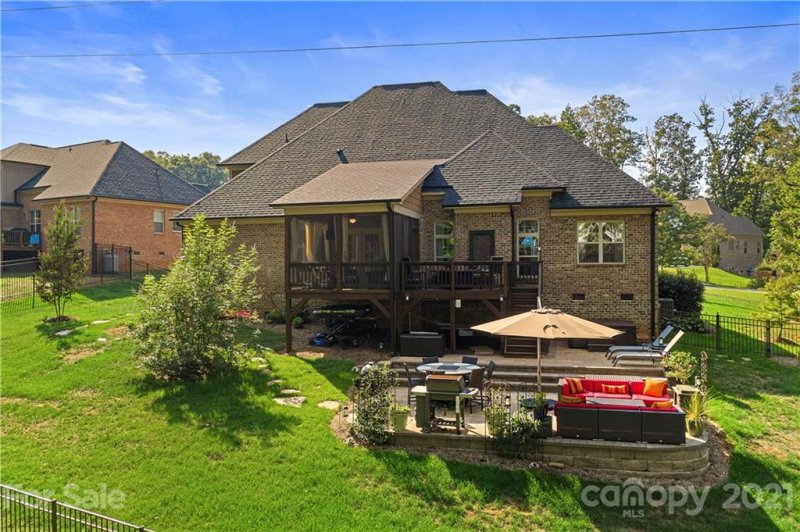 Property image 2 at 2468 Shiny Leaf Drive, Denver, NC 28037