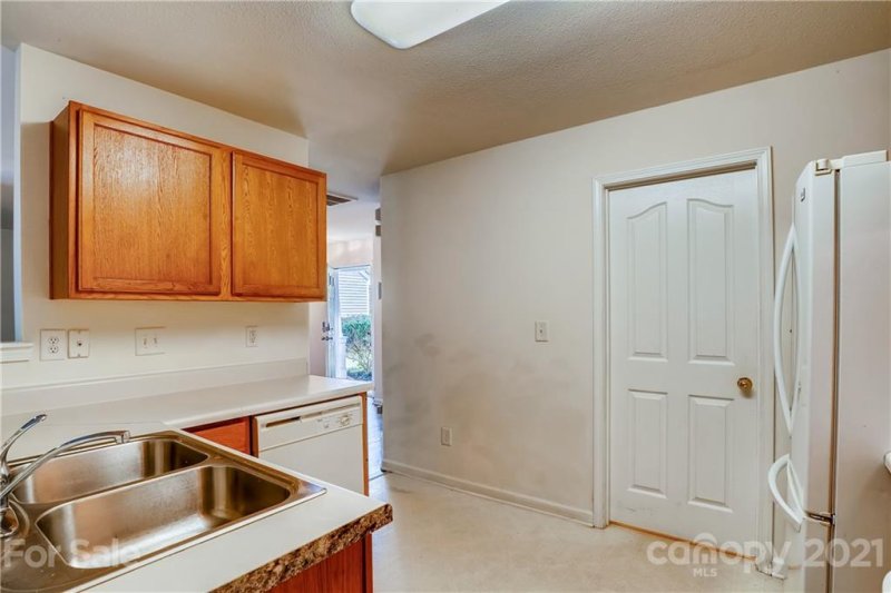 Property image 4 at 6340 Green Vista Court, Charlotte, NC 28212