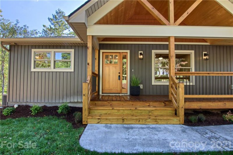 Property image 3 at 83 Crystal Dawn Drive, Hendersonville, NC 28739