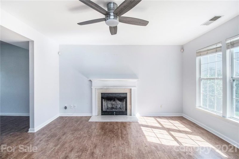 Property image 3 at 9403 Fetlock Court, Charlotte, NC 28216