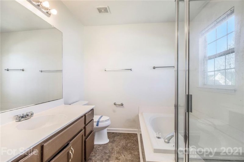 Property image 4 at 9403 Fetlock Court, Charlotte, NC 28216