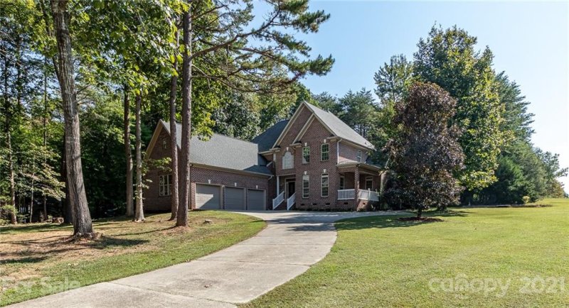 860 Savile Lane