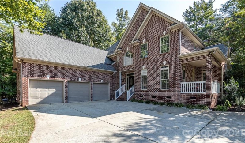 Property image 2 at 860 Savile Lane, Fort Mill, SC 29715