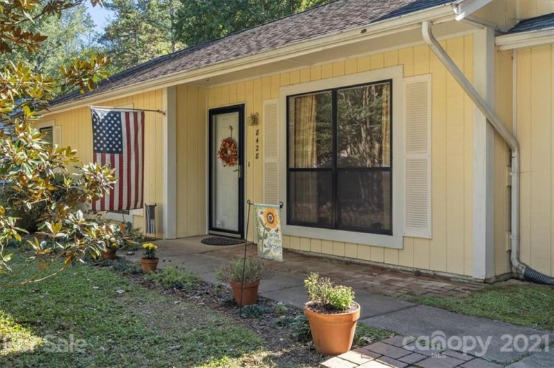 Property image 2 at 8428 Rittenhouse Circle, Charlotte, NC 28270