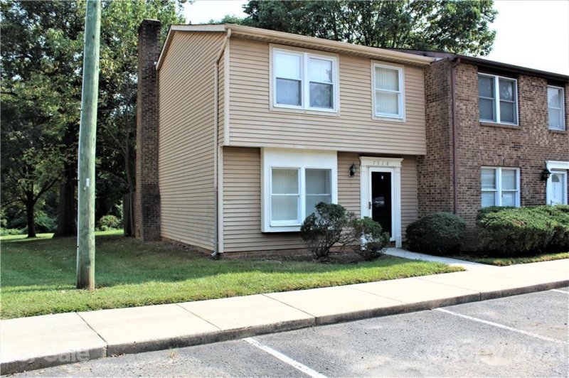 Property image 2 at 7518 Holly Grove Court, Charlotte, NC 28227