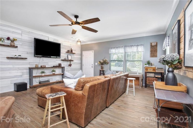 Property image 2 at 2200 Lake Vista Drive, Mount Holly, NC 28120