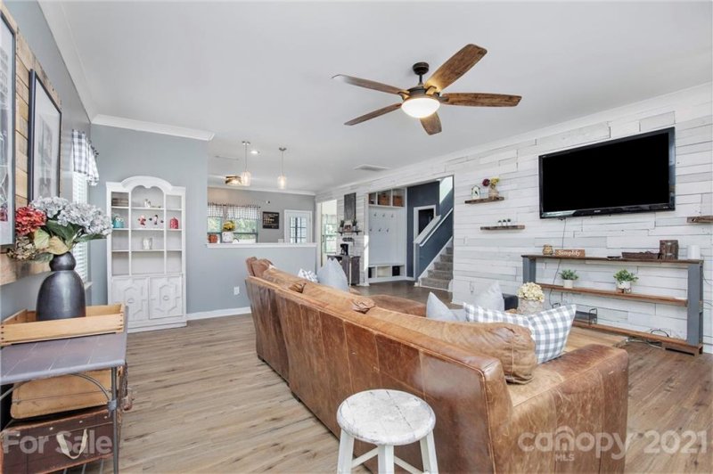 Property image 3 at 2200 Lake Vista Drive, Mount Holly, NC 28120