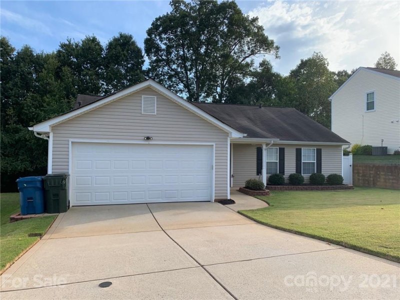 Property image 3 at 812 20th Avenue Place, Hickory, NC 28602