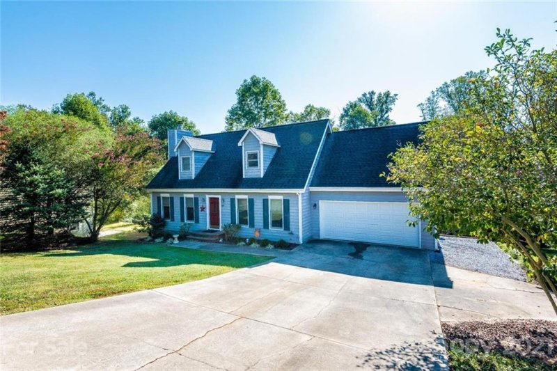 Property image 3 at 5969 Gold Creek Estate Drive, Hickory, NC 28601