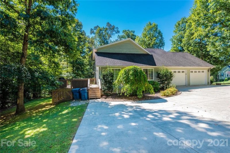 Property image 4 at 2055 Tall Oak Drive, Lenoir, NC 28645