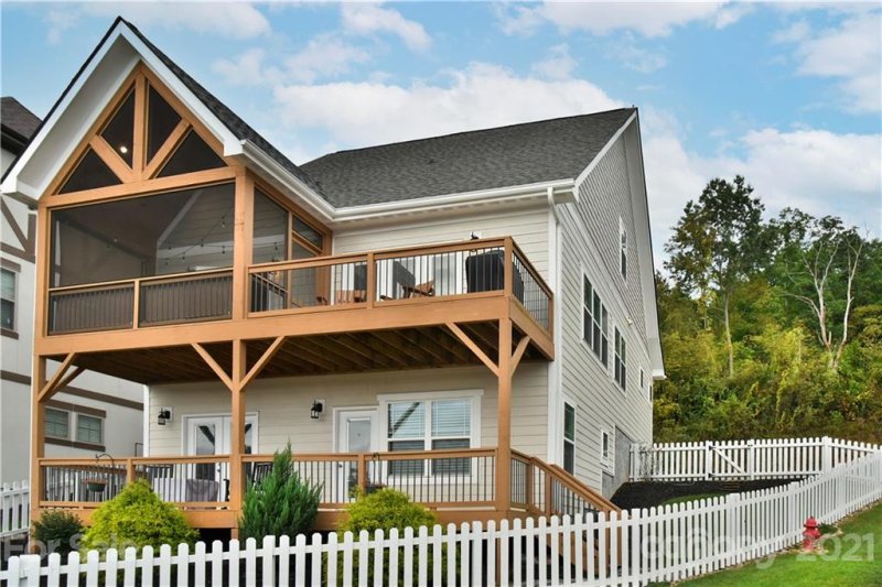 Property image 5 at 3 Leeds Lane, Black Mountain, NC 28711