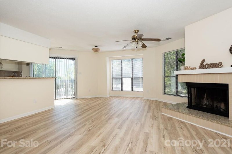 Property image 2 at 8238 Cedar Glen Drive, Charlotte, NC 28212