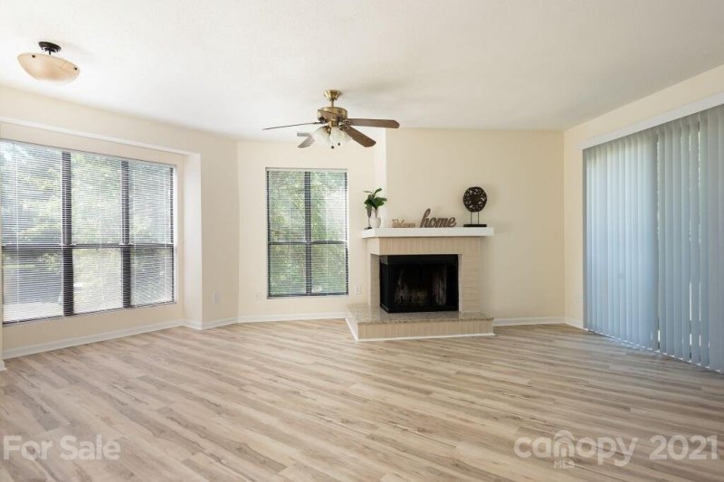 Property image 4 at 8238 Cedar Glen Drive, Charlotte, NC 28212